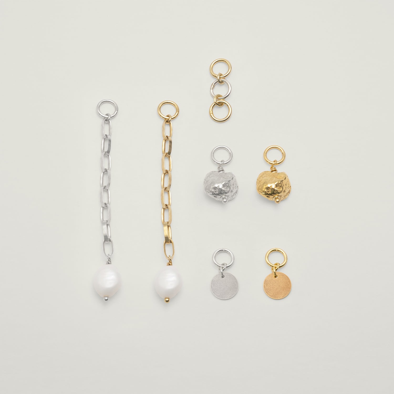 Entdecke Frellinis Anhänger in organischen Formen aus 925er Sterling Silber. Schmuckdesign aus Hamburg.