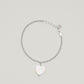 Entdecke Frellinis Armband Ida aus 925er Sterling Silber mit Perlmutt-Herz-Anhänger. Schmuckdesign aus Hamburg.