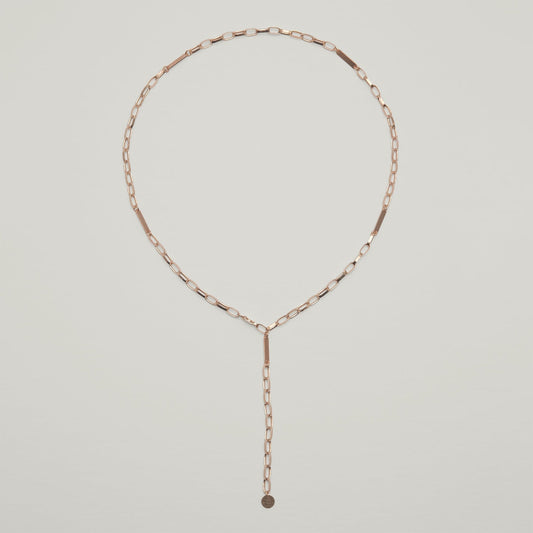 Entdecke Frellinis massive Kette mit Karabinerverschluss. Kann als Y-Kette oder endlos lange Kette gestylt werden. Schmuckdesign aus Hamburg.
